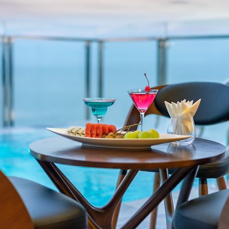 Grand Gold Beach Hotel & Spa Danang Exterior photo