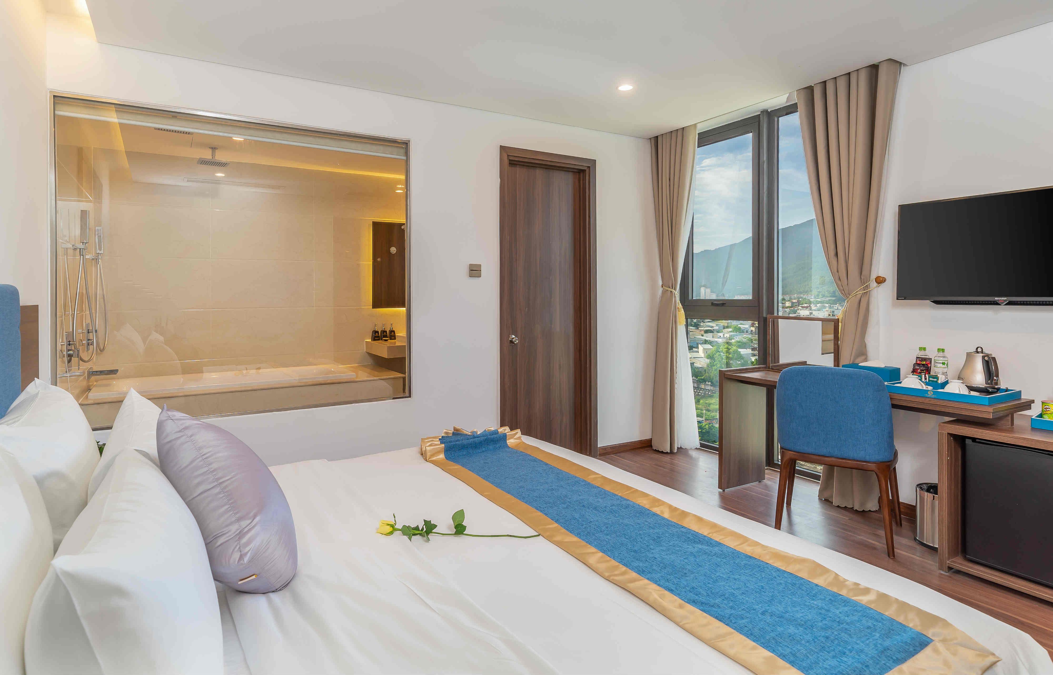 Grand Gold Beach Hotel & Spa Danang Exterior photo