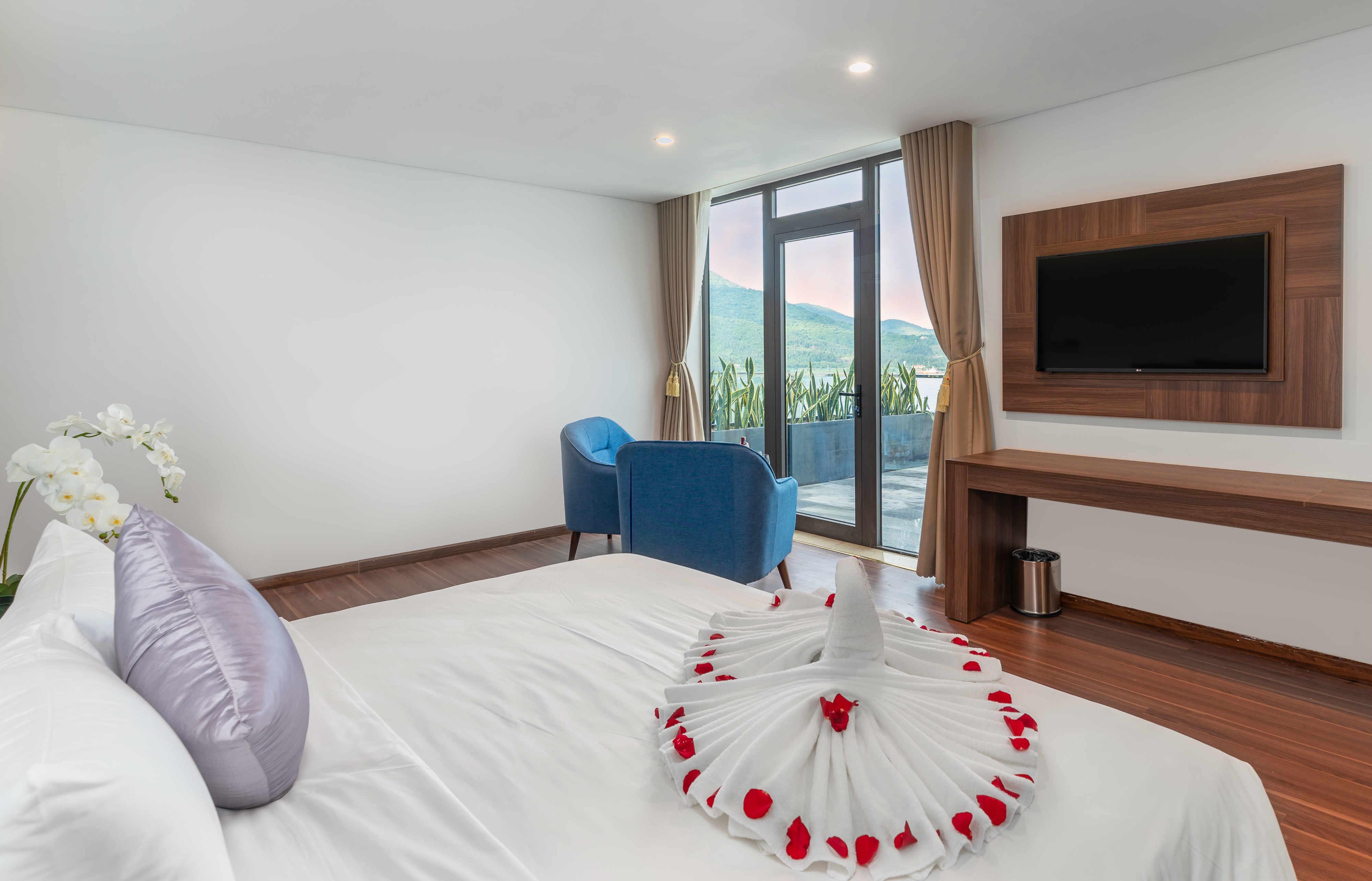 Grand Gold Beach Hotel & Spa Danang Exterior photo