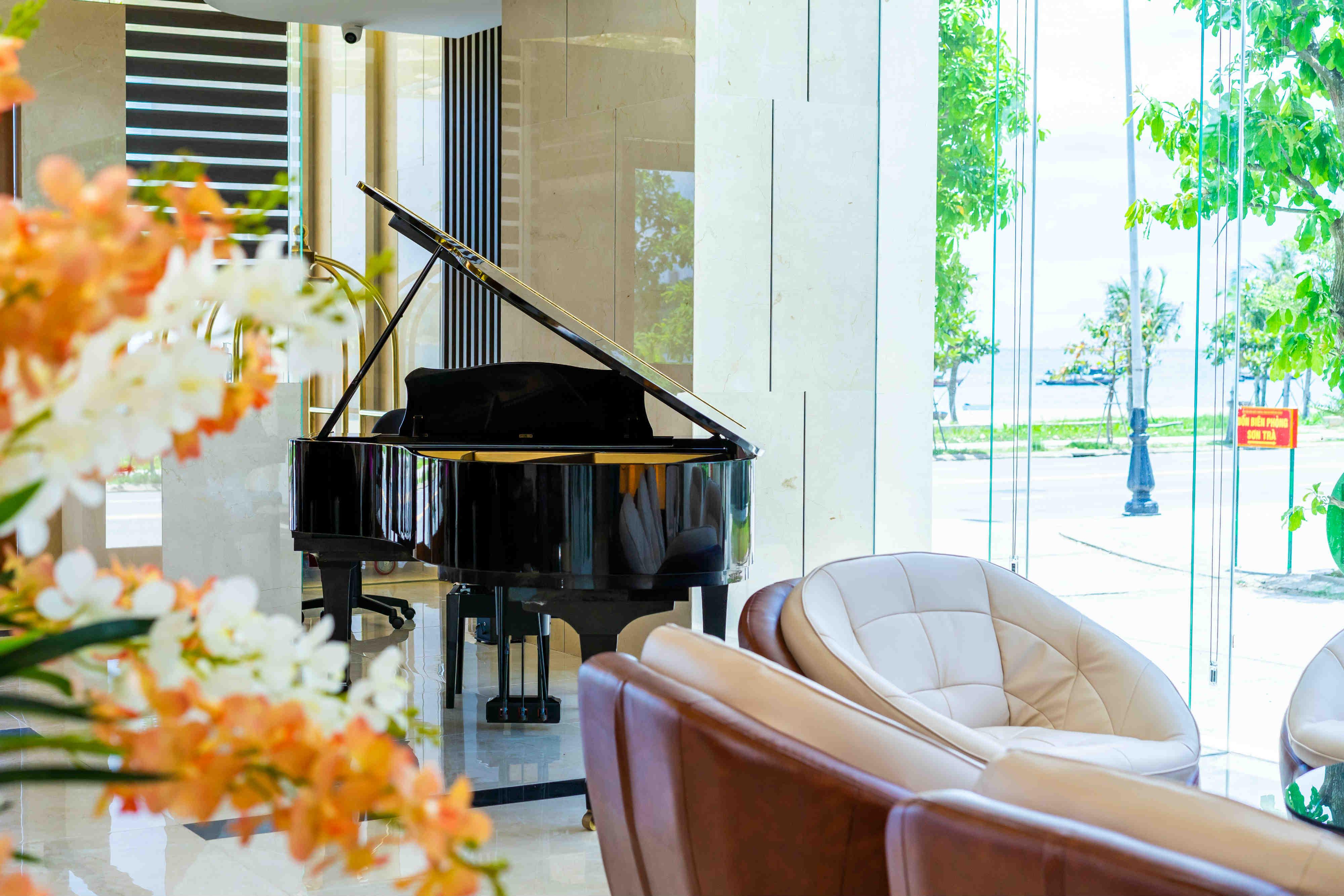 Grand Gold Beach Hotel & Spa Danang Exterior photo
