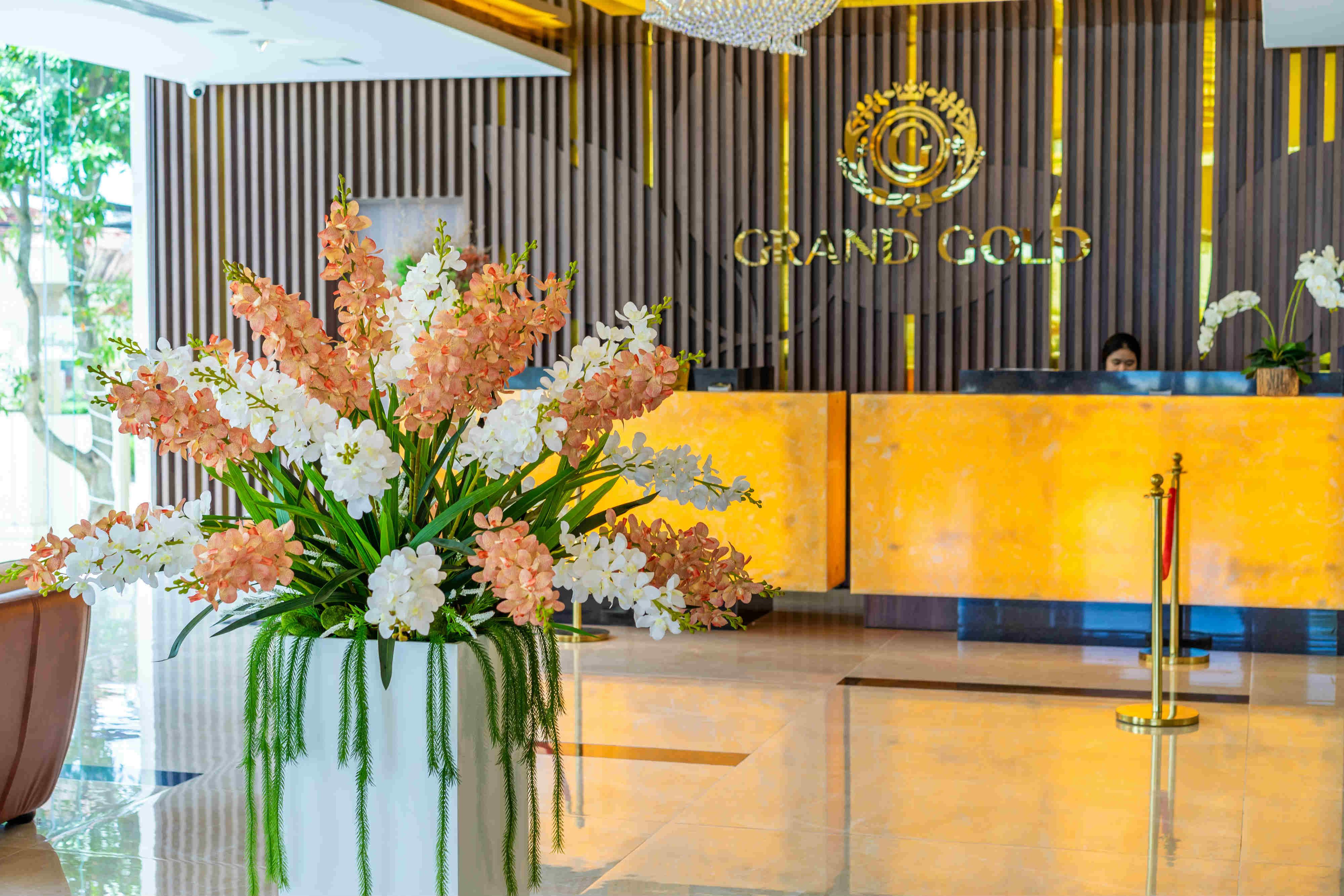 Grand Gold Beach Hotel & Spa Danang Exterior photo