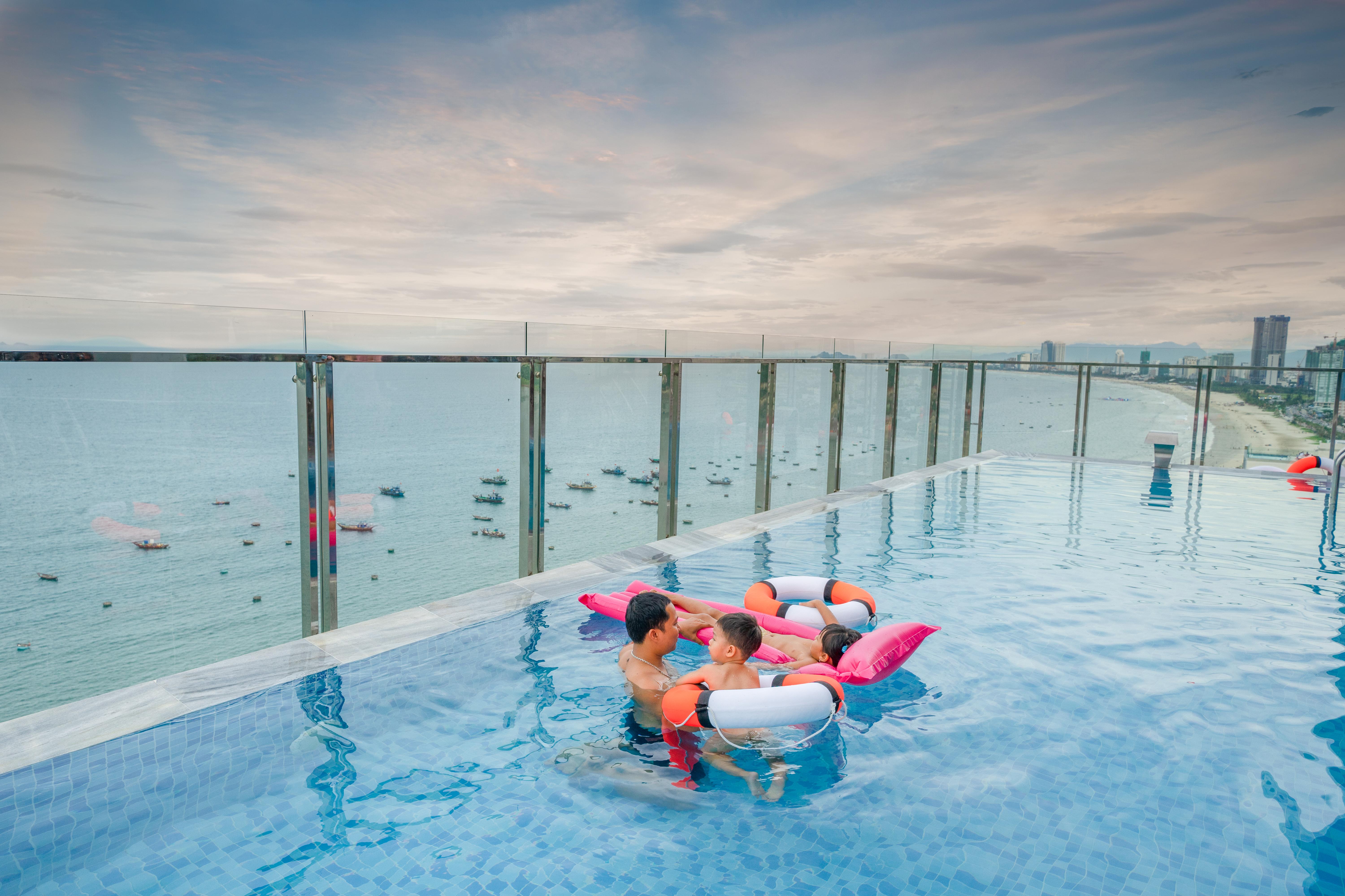 Grand Gold Beach Hotel & Spa Danang Exterior photo