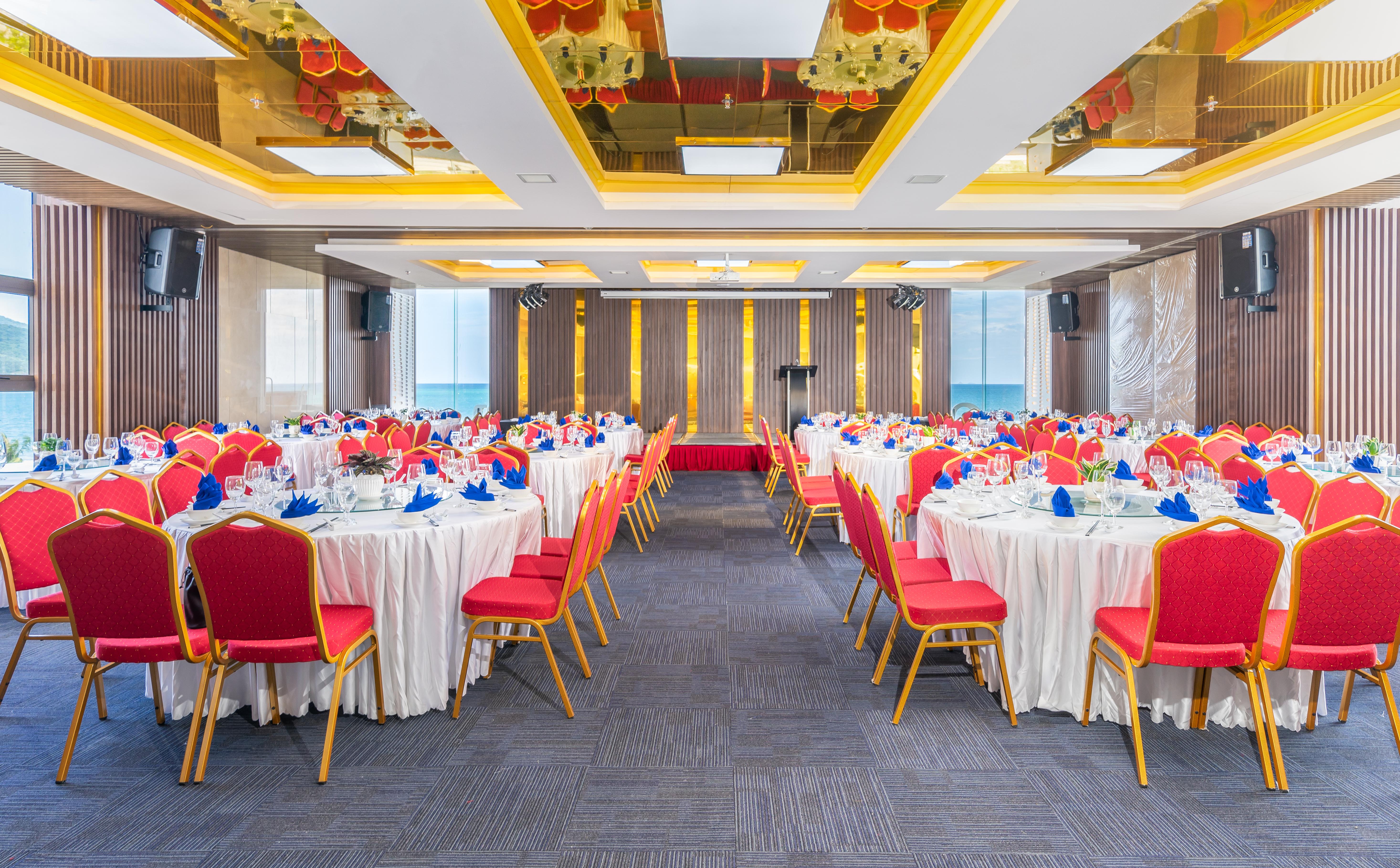 Grand Gold Beach Hotel & Spa Danang Exterior photo