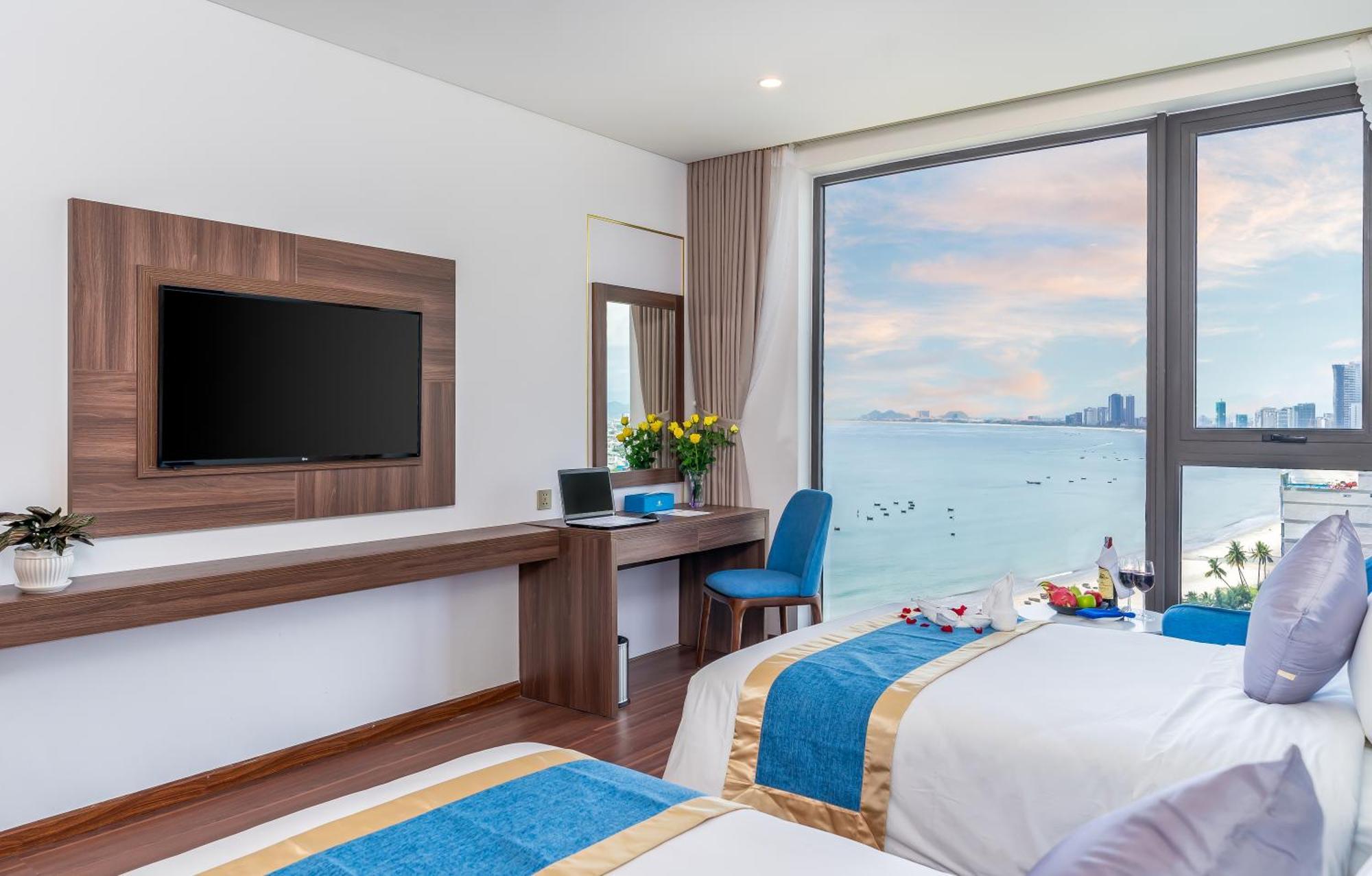 Grand Gold Beach Hotel & Spa Danang Exterior photo